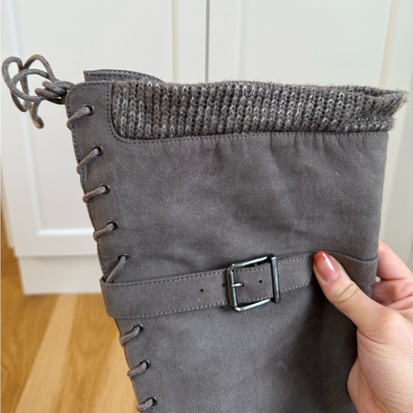 Lace up gray boot - Picture 10 of 11